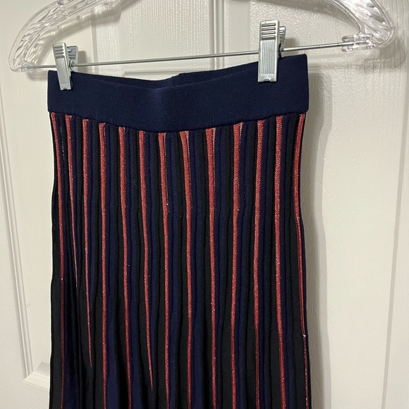 Marine Layer Penny Pleated sweater knit Midi Skirt in Rainbow stripe sparkle XS - Picture 4 of 6